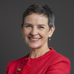 Official portrait of Mary Creagh