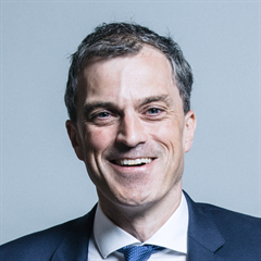 Official portrait of Sir Julian Smith
