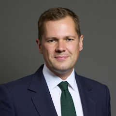 Official portrait of Robert Jenrick