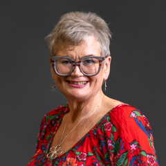 Official portrait of Carolyn Harris