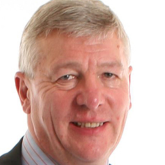Official portrait of Graham Stringer