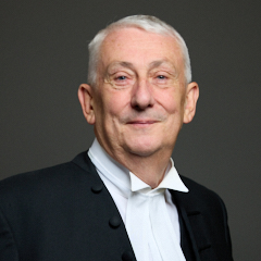 Official portrait of Sir Lindsay Hoyle