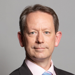 Official portrait of Gareth Bacon