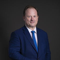 Official portrait of Peter Fortune