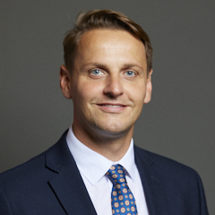 Official portrait of Mike Tapp