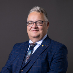 Official portrait of Graham Leadbitter