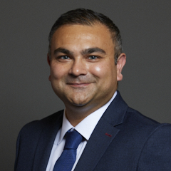 Official portrait of Mr Peter Bedford